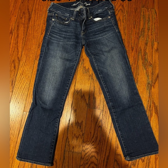 American Eagle stretch cropped Women's Blue Jeans size 4 - Picture 1 of 1